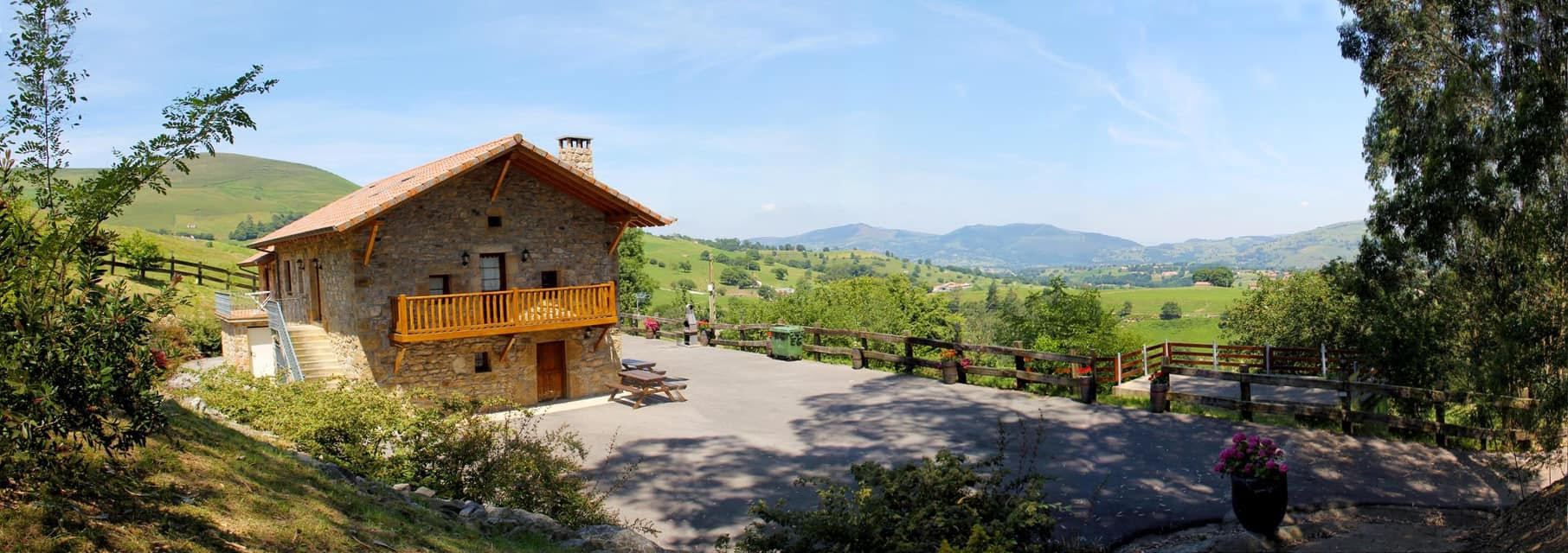 LA CABAÑA DE BIENVENIDA
